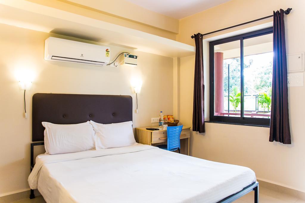 Lazy Frog Guest House Cavelossim Exterior photo