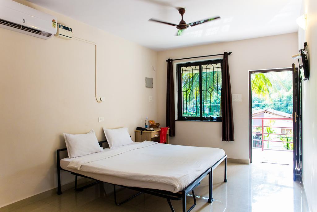 Lazy Frog Guest House Cavelossim Exterior photo